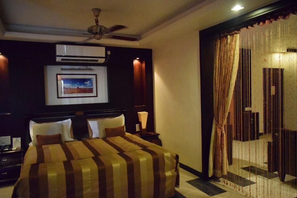 Hotel Pushpak Bhubaneswar Ngoại thất bức ảnh