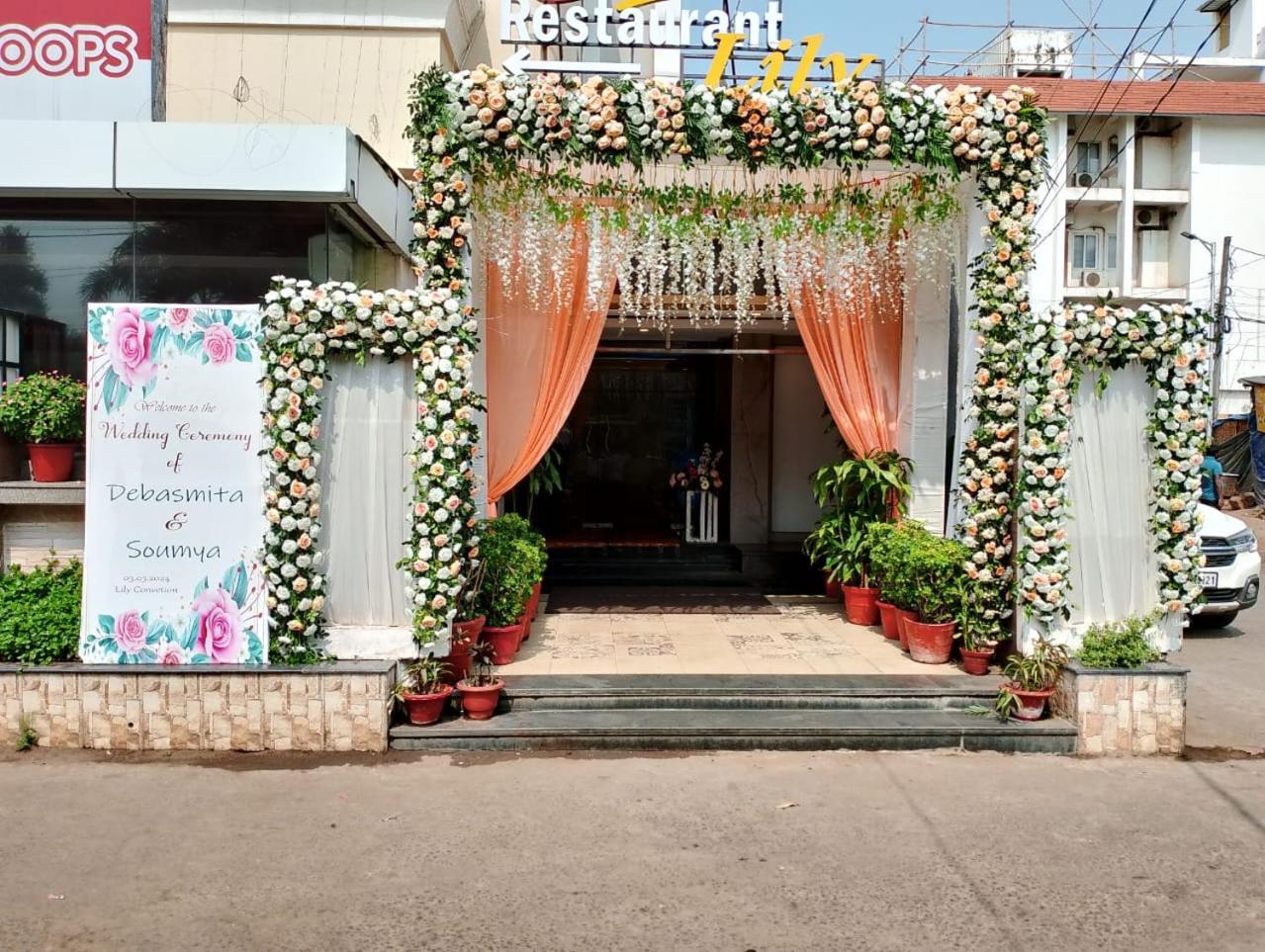 Hotel Pushpak Bhubaneswar Ngoại thất bức ảnh