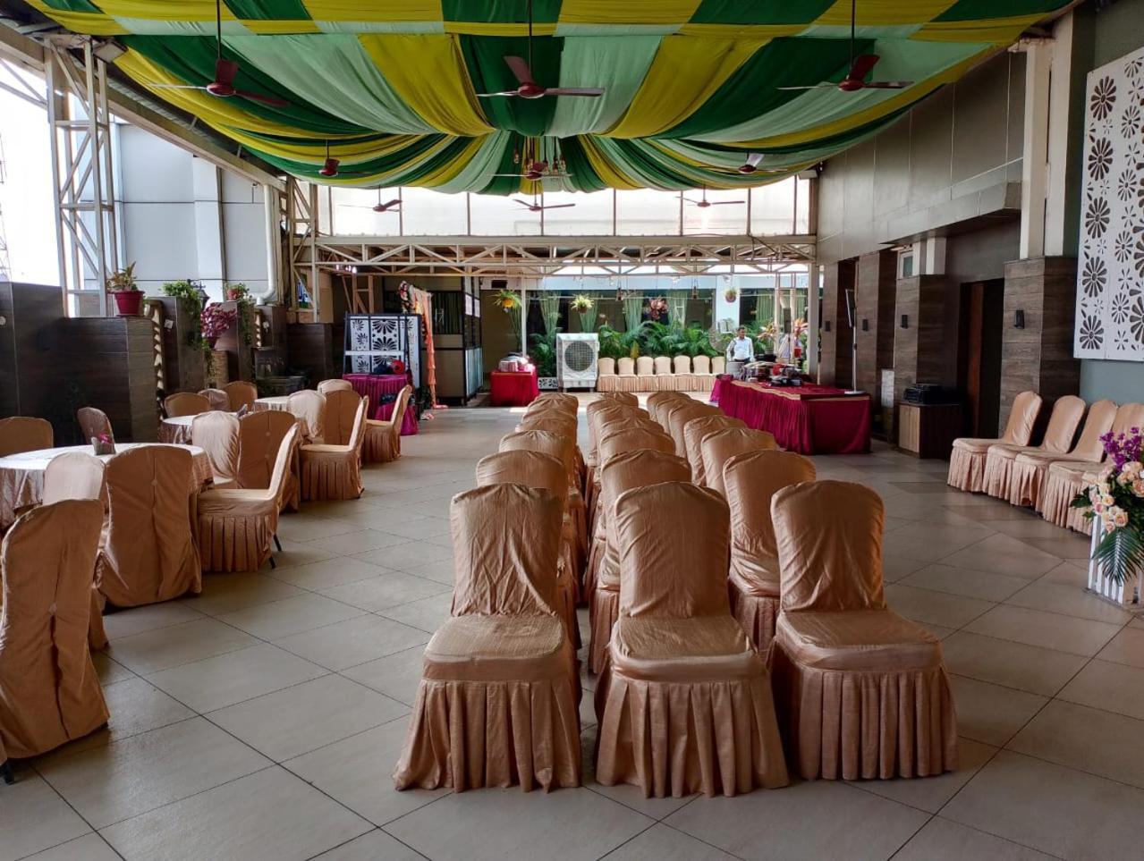 Hotel Pushpak Bhubaneswar Ngoại thất bức ảnh